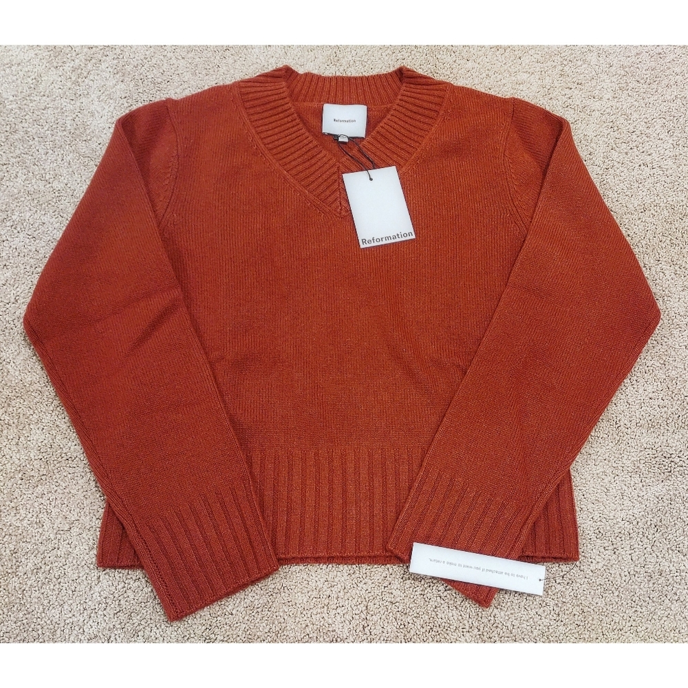 NWT Reformation Dulce Cashmere V-neck Sweater Size S in Fig Jam